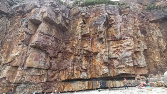 5.12a Twisting, 28m Sport climb in Long Dong